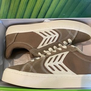 Cariuma Catiba Pro Skate Shoes: Size M10.5